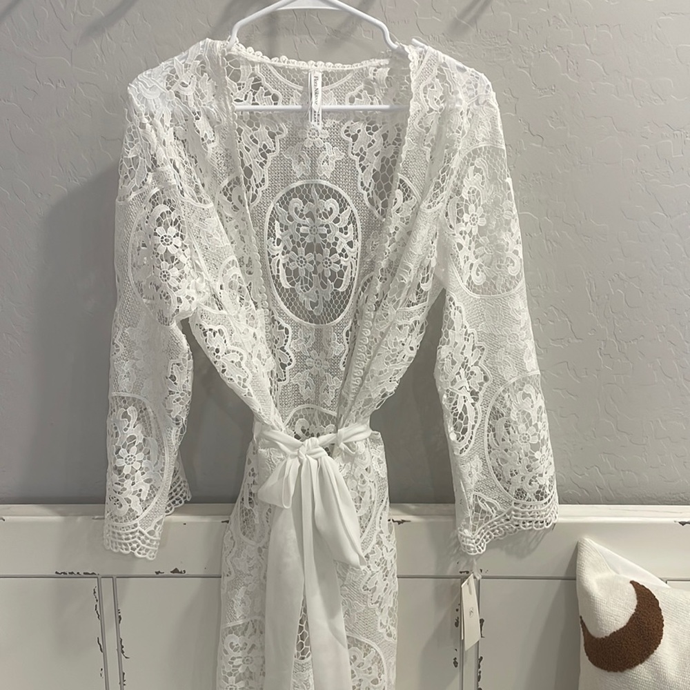 White lace robe coverup brand new tags on